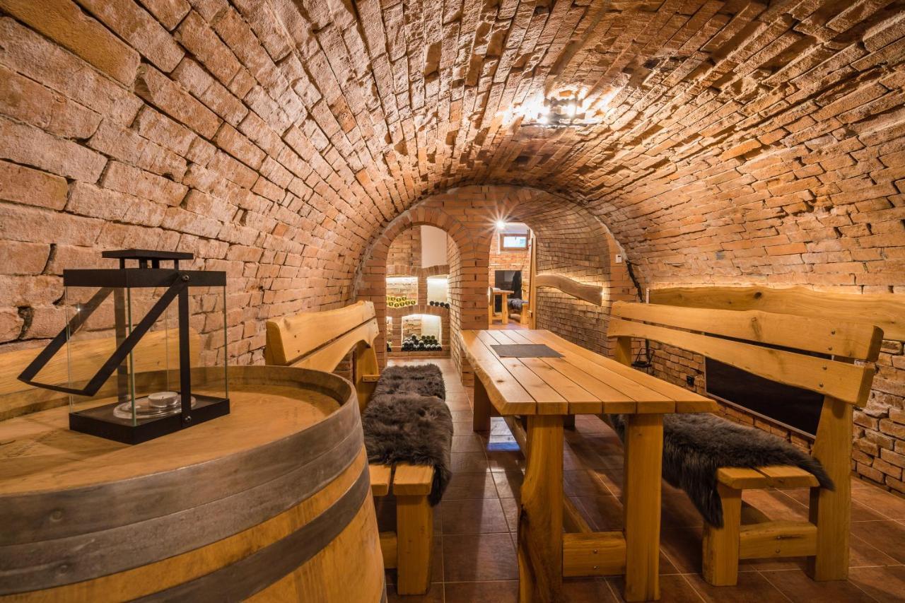 Vinoza - Ubytovani A Vinny Sklep Velke Bilovice Rulandova Exterior photo