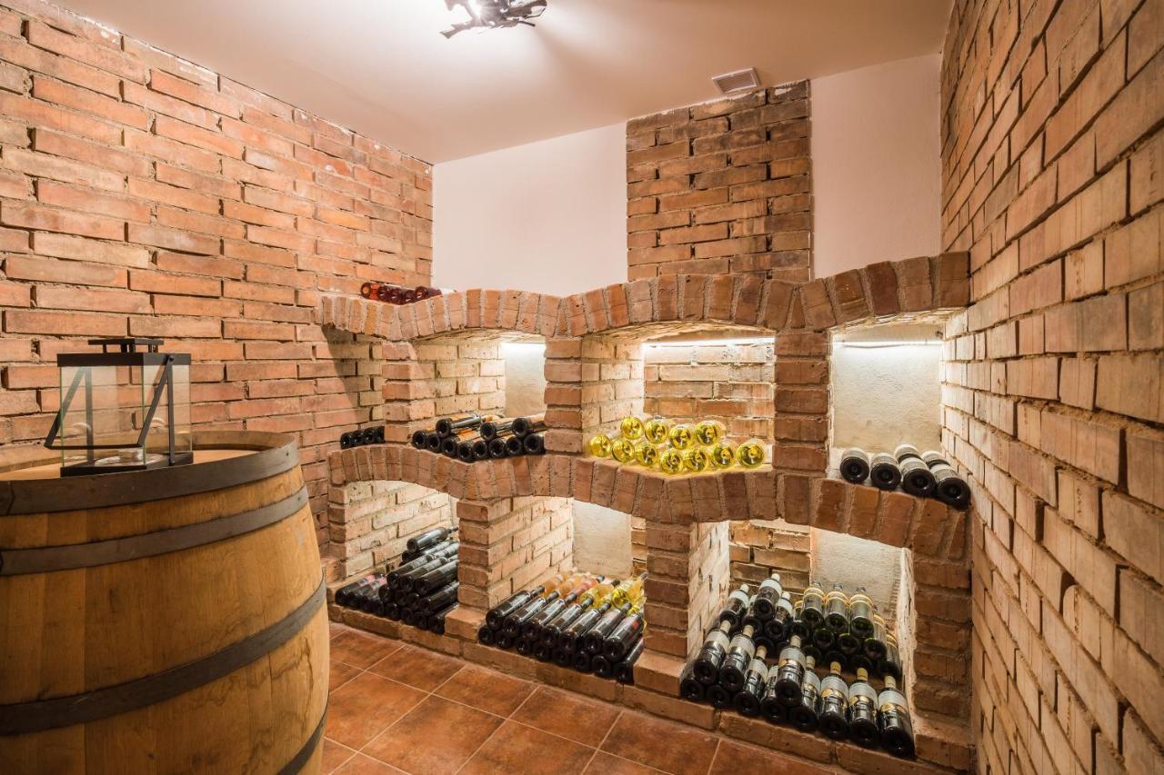 Vinoza - Ubytovani A Vinny Sklep Velke Bilovice Rulandova Exterior photo